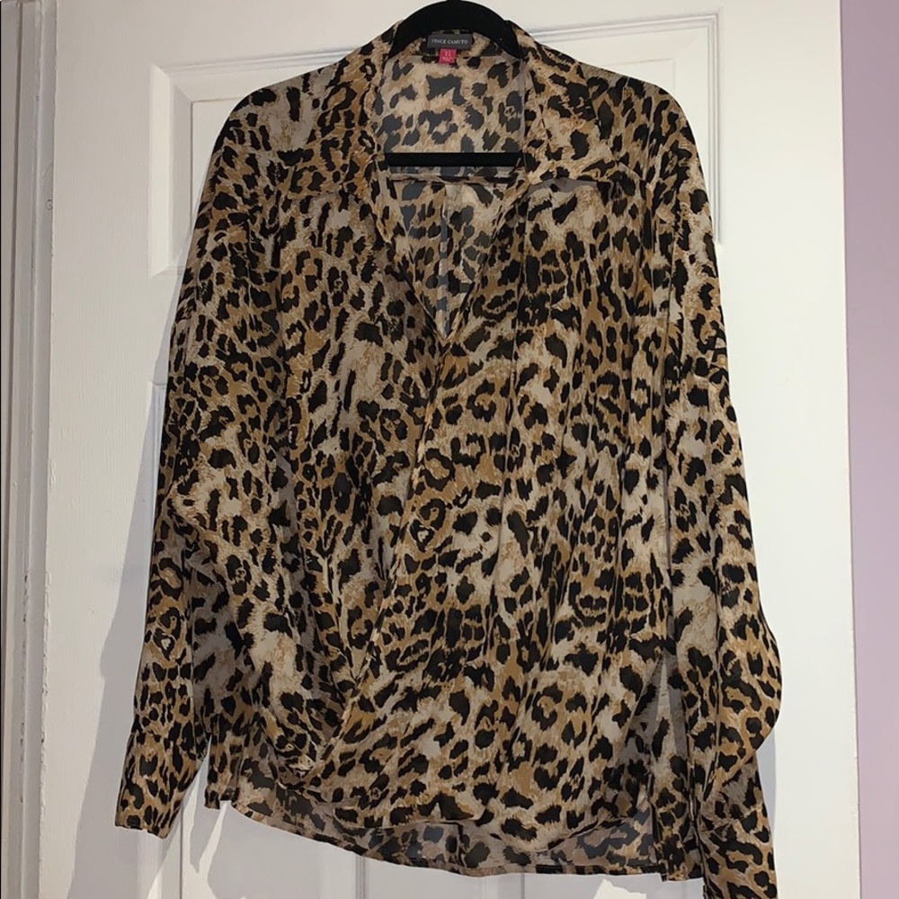 Vince Camuto Leopard print blouse